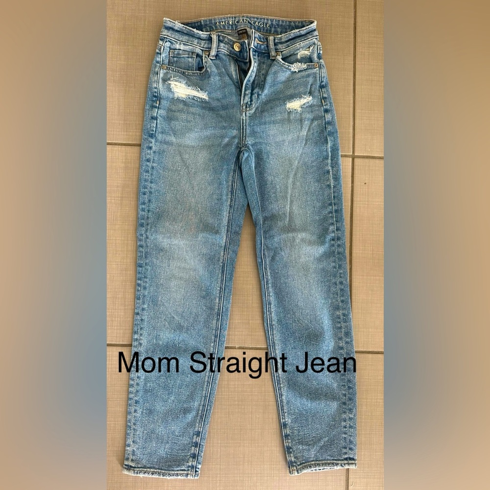American Eagle Jeans- Mom Strait Jean